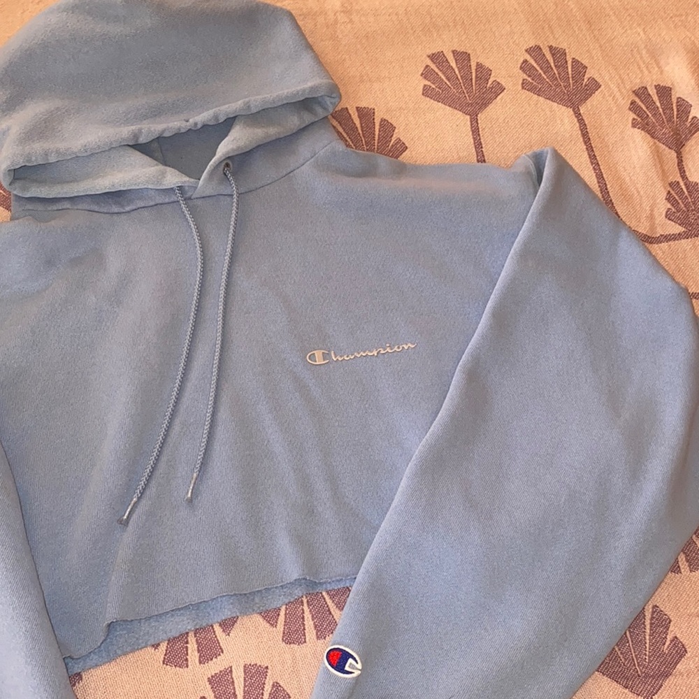 super cropped Champion hoodie!